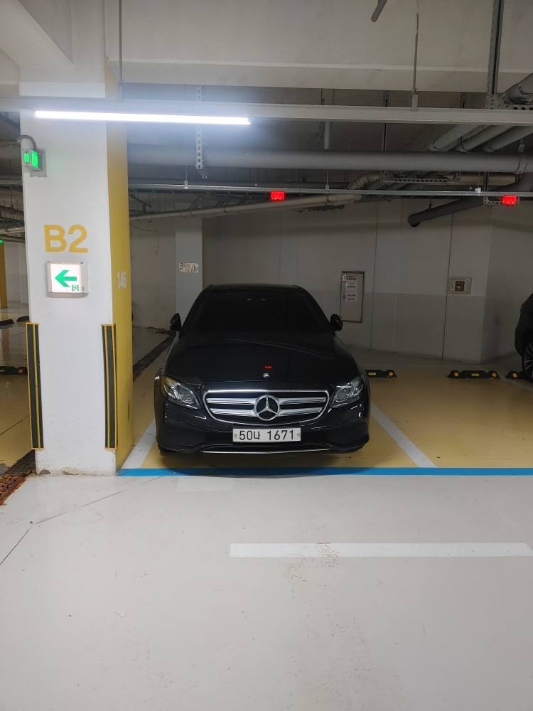 E 클래스 W213 E300 전기형 (211마력) 매물 썸네일