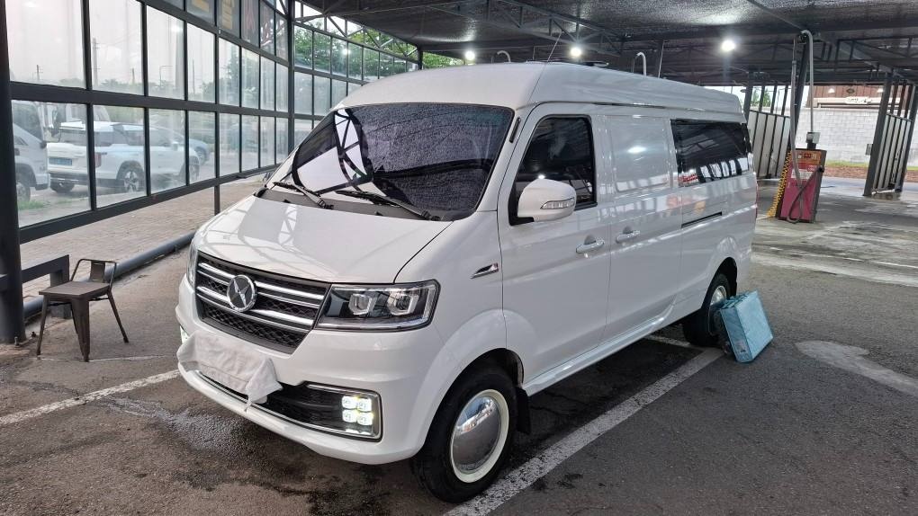 이티밴 BEV(2인승 41.9kWh) RWD (227km) 매물 썸네일