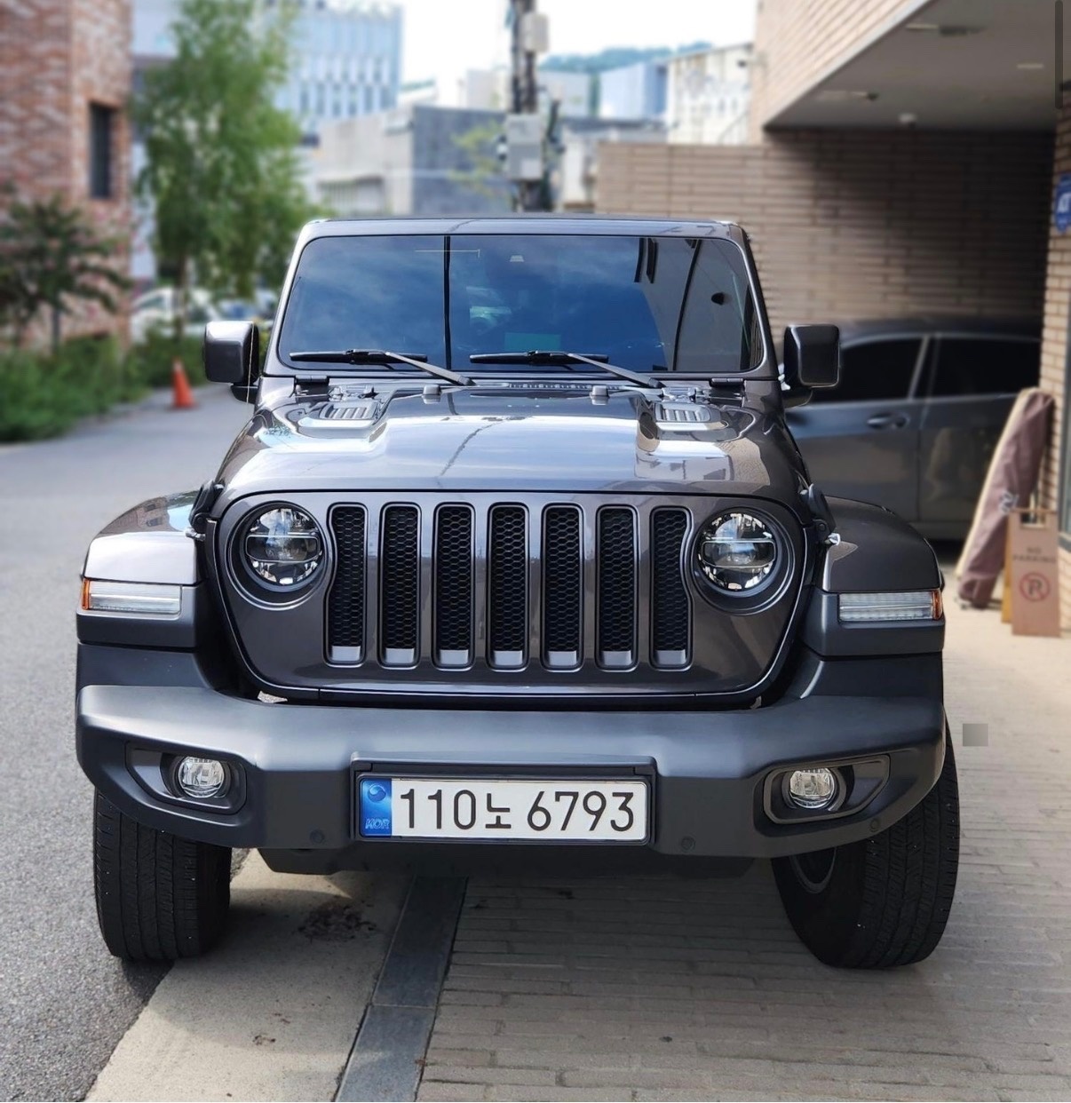 랭글러 JL 4도어 2.0 터보 4WD 오버랜드 파워 탑 매물 썸네일