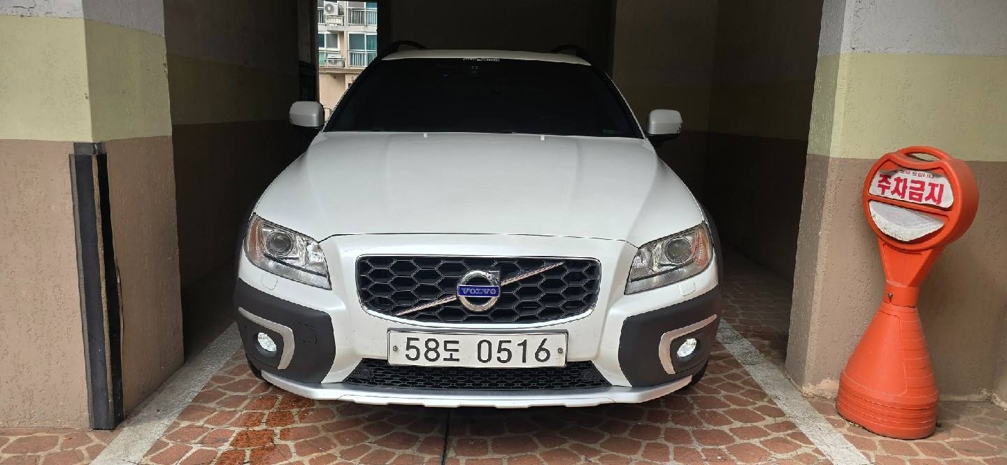 XC70 Ⅲ D4 매물 썸네일
