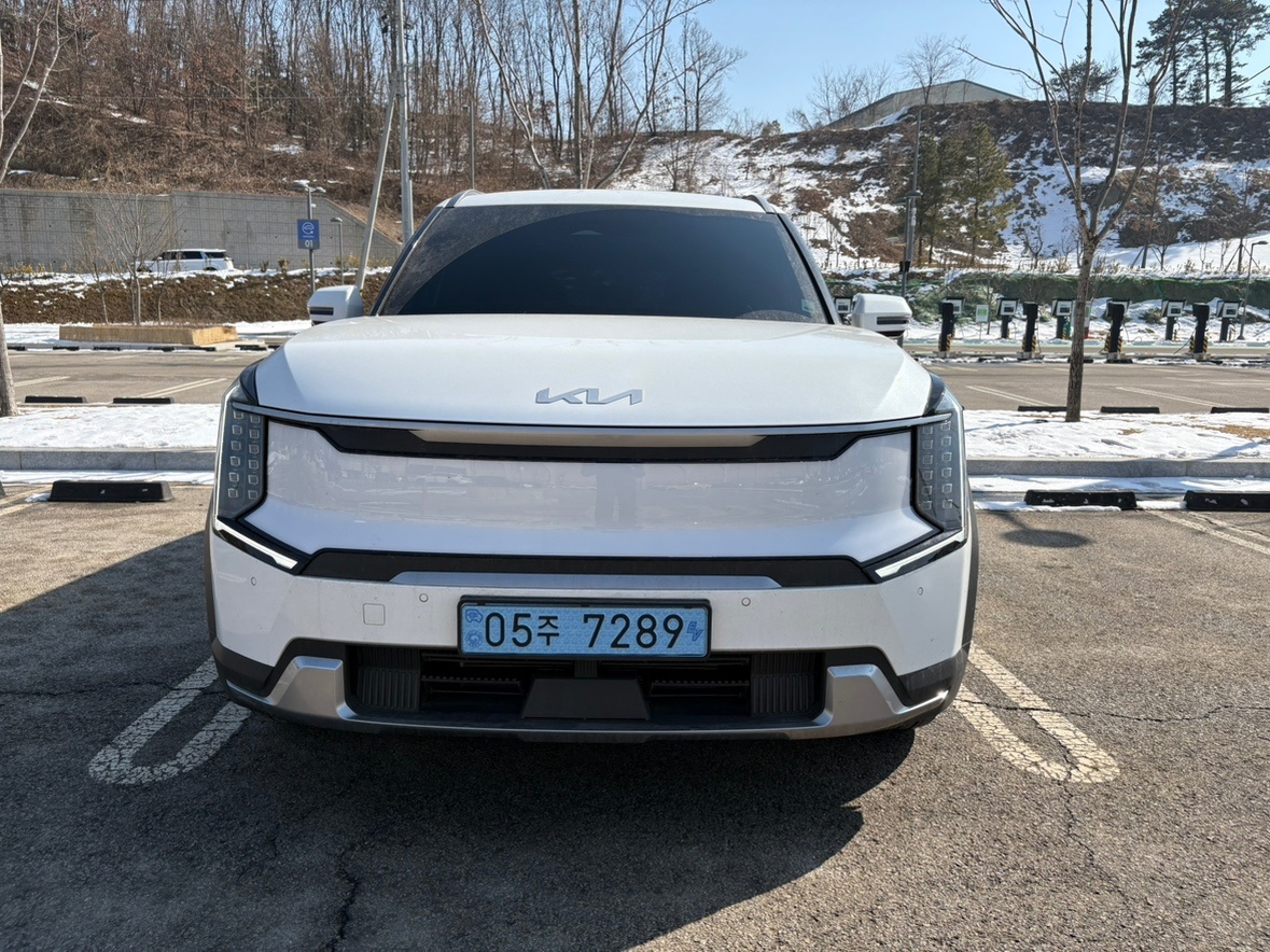 EV9 MV1 BEV(99.8kWh) 4WD 에어(7인승) 매물 썸네일