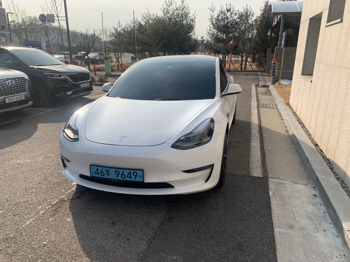 모델 3 BEV(50kWh) RWD 스탠다드 레인지 플러스 매물 썸네일