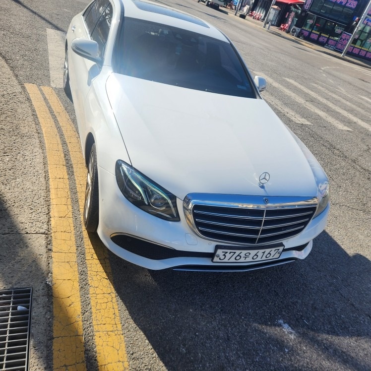 E 클래스 W213 E220 d 전기형 (163마력)익스클루시브 매물 썸네일