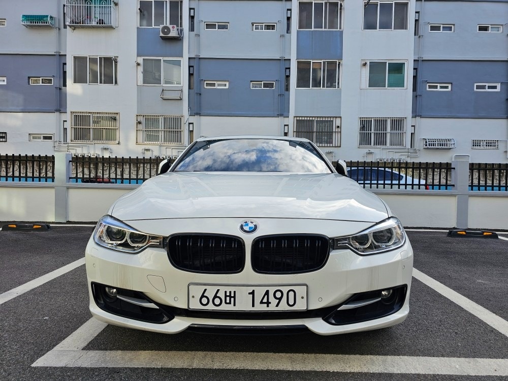 3시리즈 F30 320 i 세단 (184마력) 매물 썸네일