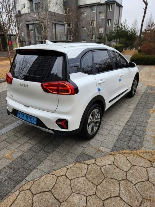 니로 EV DE 플러스 EV(64kWh) FWD 에어(택시용 392km) 매물 썸네일