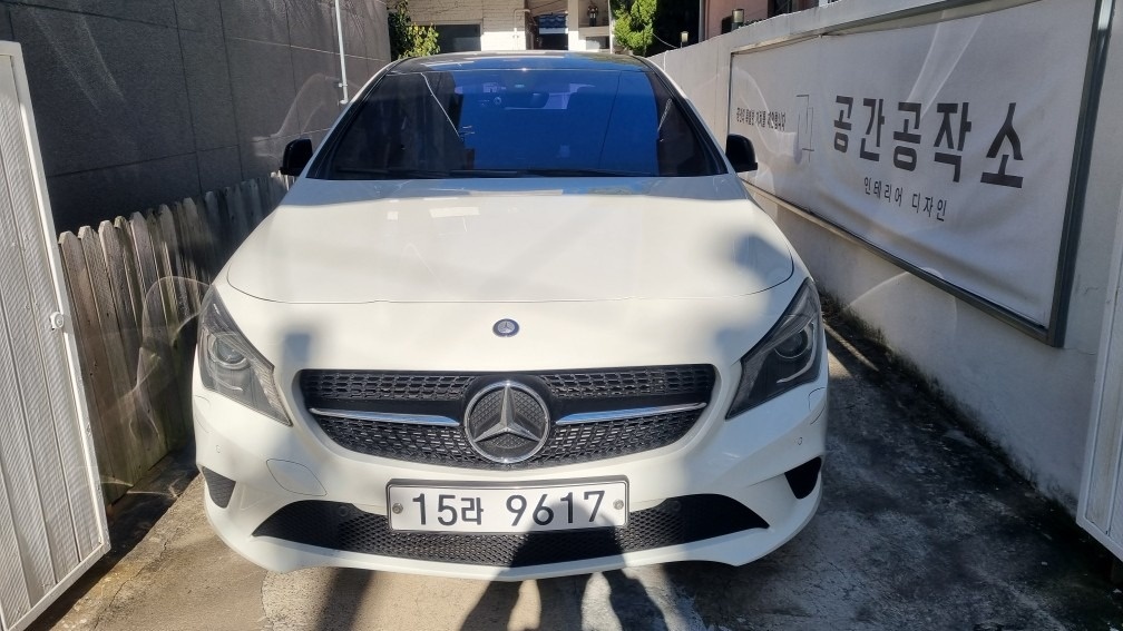 CLA 클래스 C117 CLA200 CDI 전기형 (136마력)한국형 내비 매물 썸네일