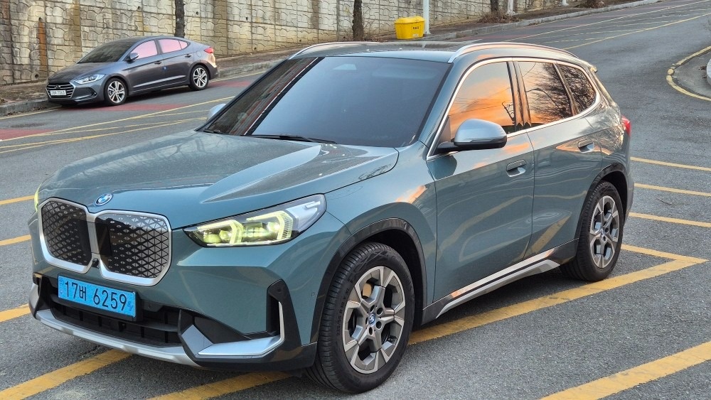 iX1 U11 30(64.7kWh) xDrive (313마력)xLine 매물 썸네일