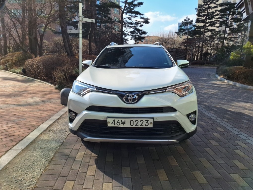 RAV4 XA40 2.5 FWD (179마력) 매물 썸네일