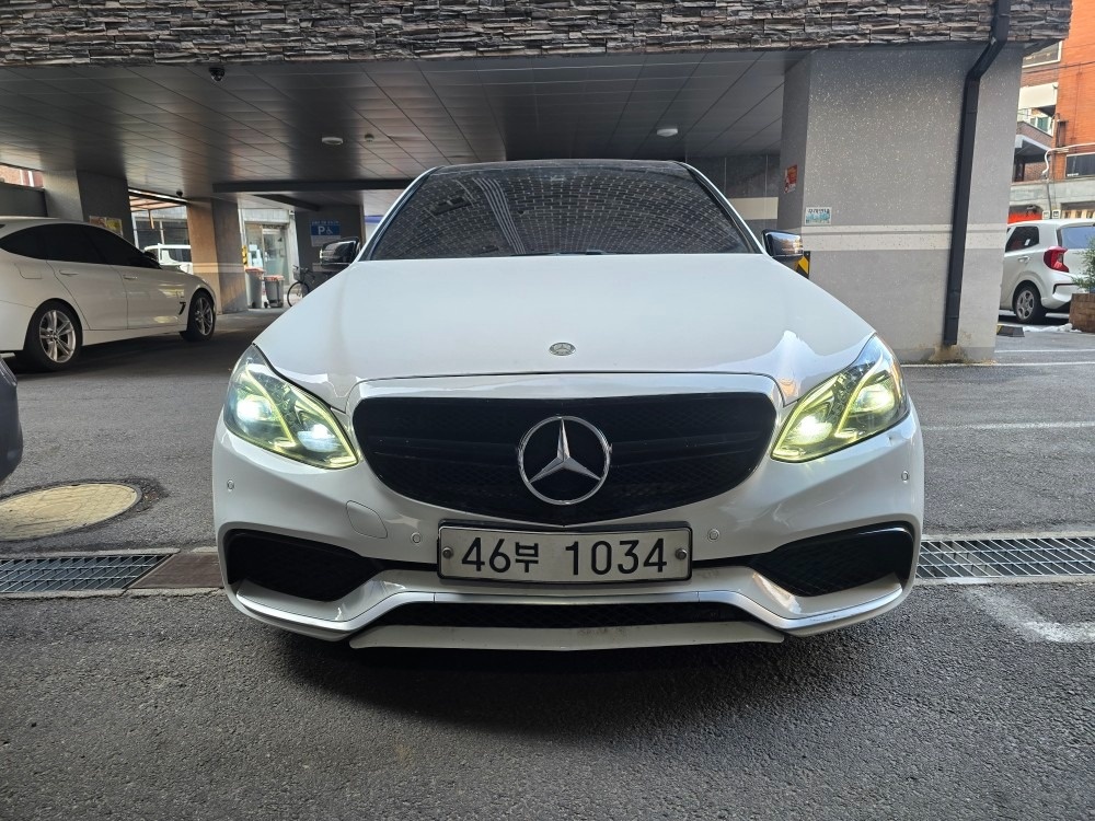 E 클래스 W212 E220 CDI 후기형 (170마력)아방가르드 매물 썸네일