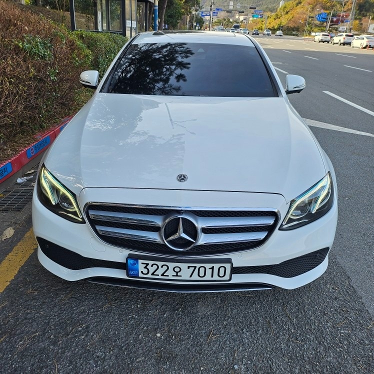 E 클래스 W213 E300 4Matic 전기형 (211마력) 매물 썸네일