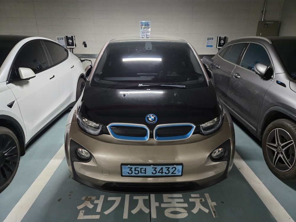 i3 IO1 BEV(22.6kWh) FWD (170마력) 매물 썸네일