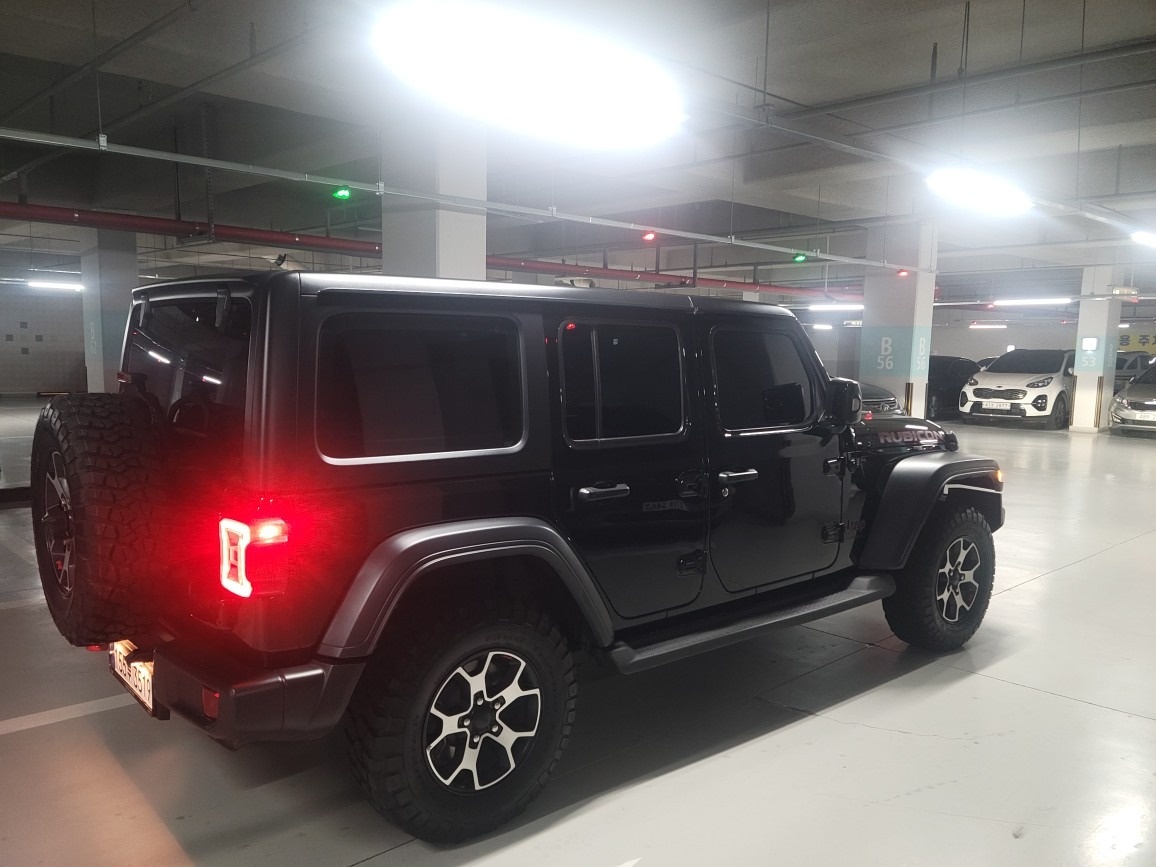 랭글러 JL 4도어 2.0 터보 4WD 루비콘 매물 썸네일