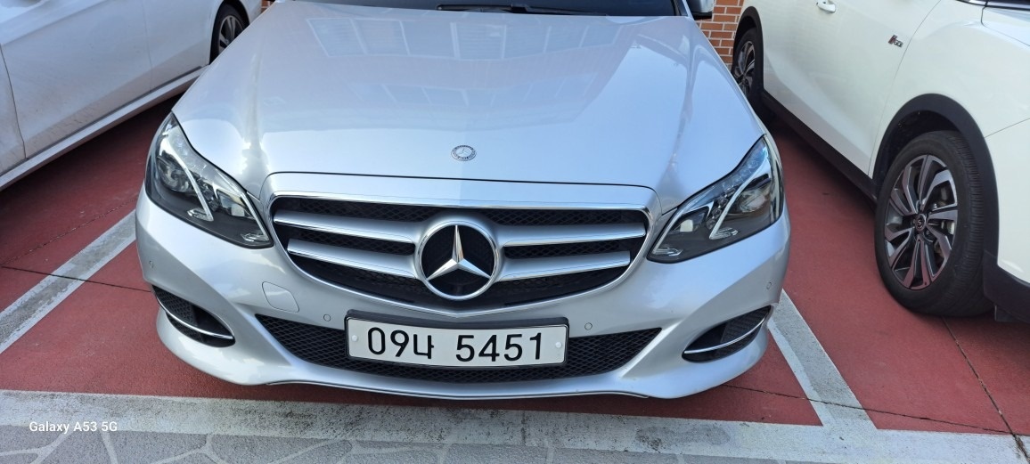 E 클래스 W212 E250 블루텍 4Matic 후기형 (204마력)아방가르드 스포츠 패키지 매물 썸네일