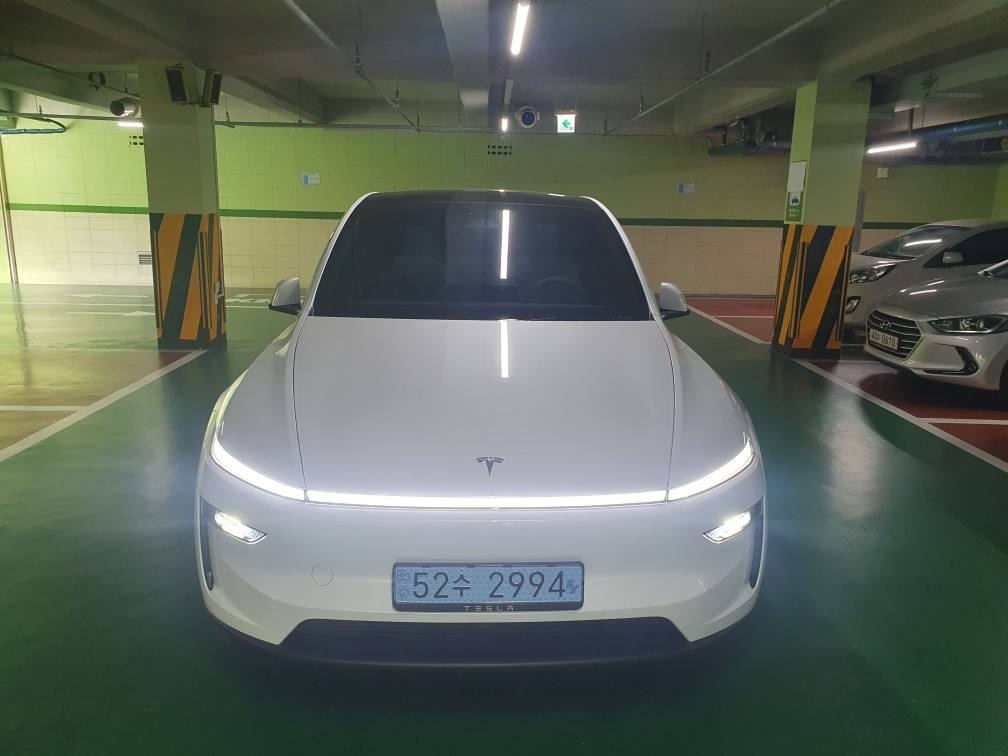 모델 Y 주니퍼 BEV(70.8 kWh) RWD 스탠다드 레인지 매물 썸네일