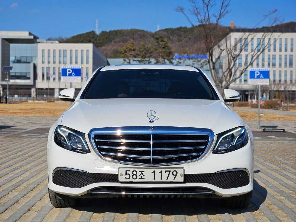 E 클래스 W213 E220 d 4Matic 전기형 (194마력) 매물 썸네일