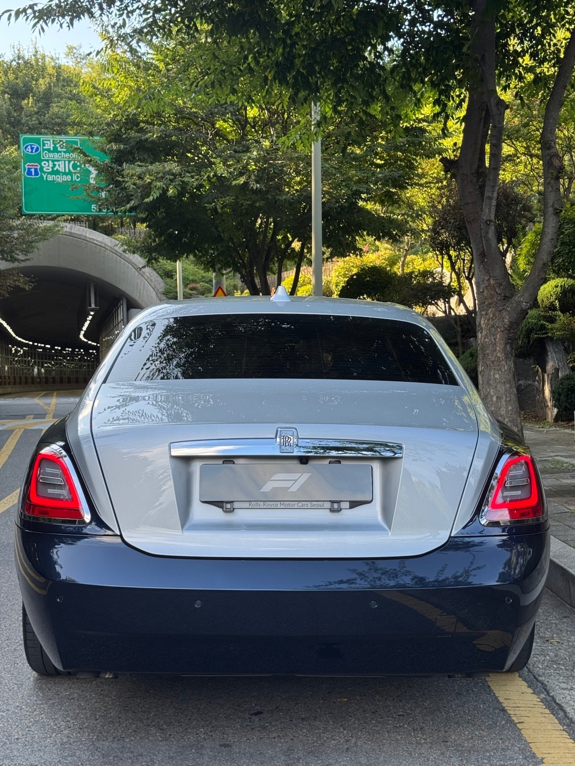 롤스로이스 고스트 6.75 V12 2023 투톤 사진 3