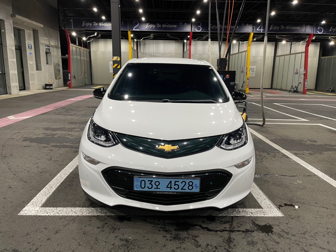 볼트 BEV(66kWh/414km) FWD LT 디럭스 매물 썸네일