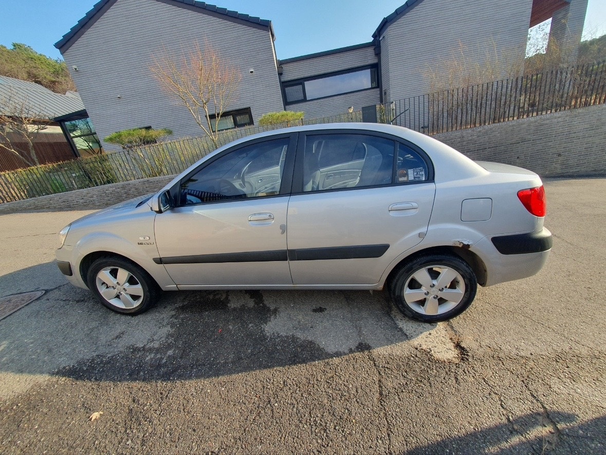 뉴 프라이드 JB 4DR 1.6(CVVT) SLX 매물 썸네일