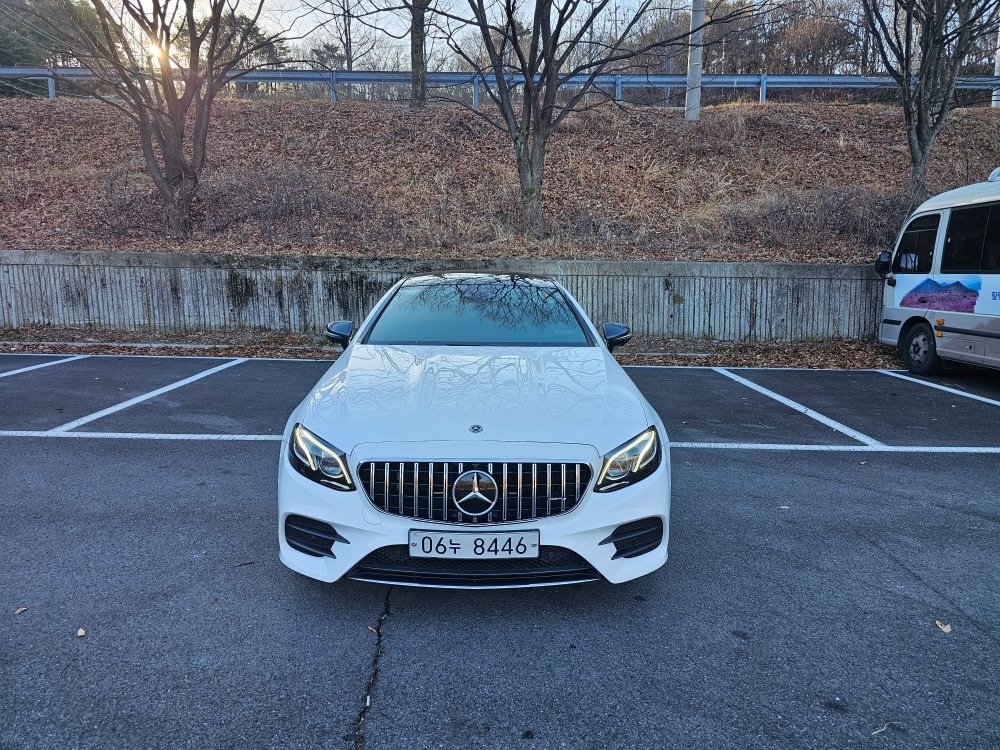 E 클래스 W213 E400 4Matic Coupe 전기형 (333마력) 매물 썸네일