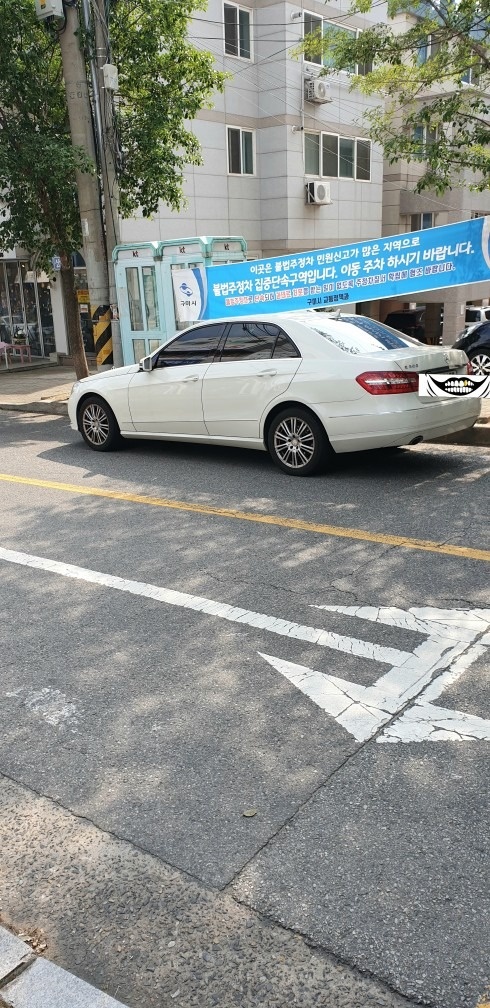 E 클래스 W212 E300 중기형 (245마력)엘레강스 매물 썸네일