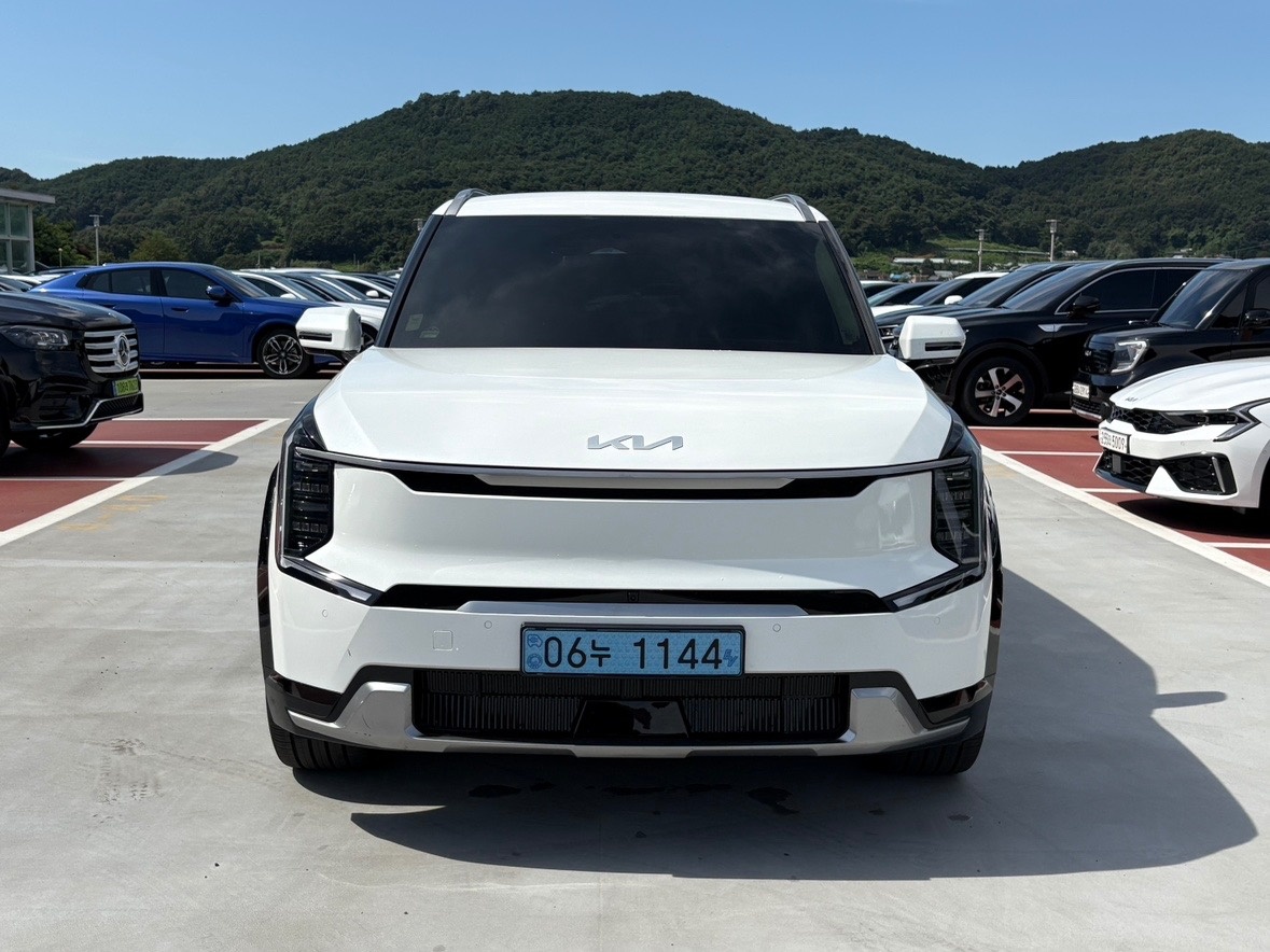 EV9 MV1 BEV(롱레인지/99.8kWh) 4WD 어스(6인승-릴렉션) 매물 썸네일
