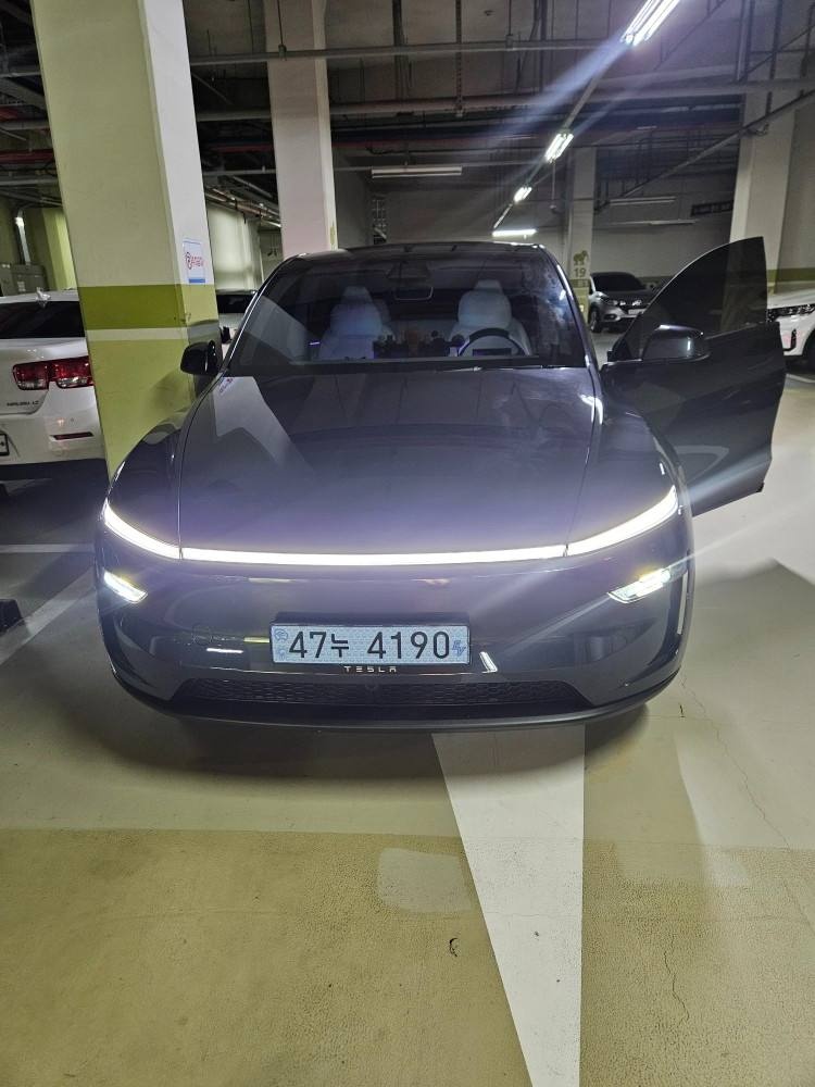 모델 Y 주니퍼 BEV(70.8 kWh) RWD 스탠다드 레인지 매물 썸네일