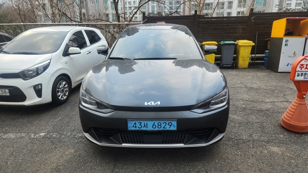 EV6 CV BEV(롱레인지/77.4kWh) AWD 어스(441km) 매물 썸네일