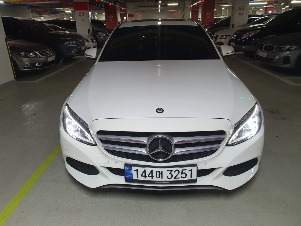 C 클래스 W205 C220 d (170마력)아방가르드 매물 썸네일