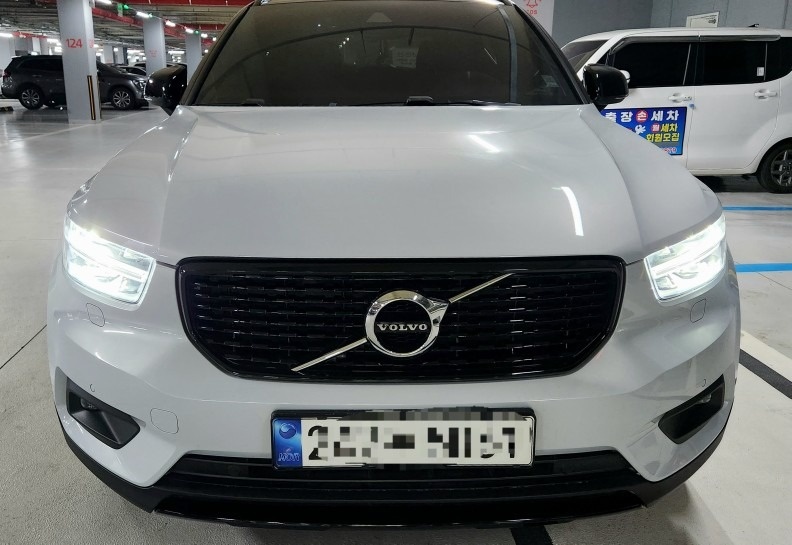 XC40 B4 AWD R-Design 매물 썸네일