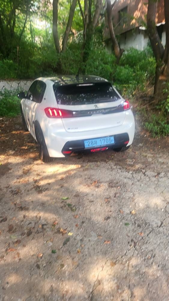 208 Ⅱ 전기(50KWh)  5도어 GT Line (244km) 매물 썸네일