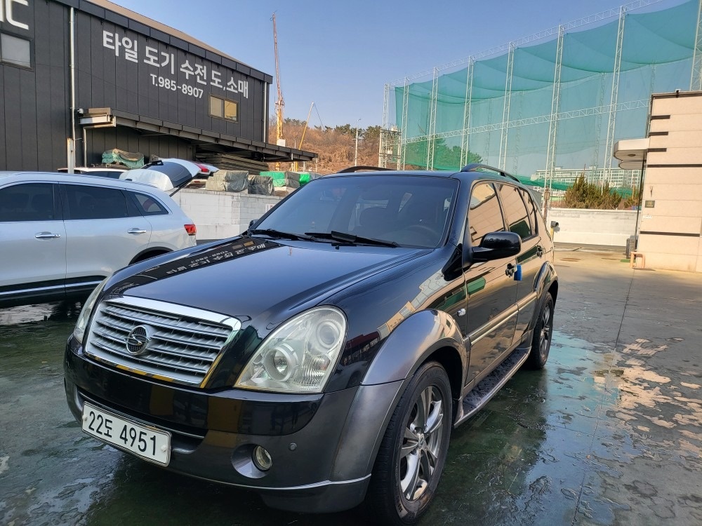 슈퍼 렉스턴 Y200 7인승(디젤 RX4) RWD 최고급 매물 썸네일