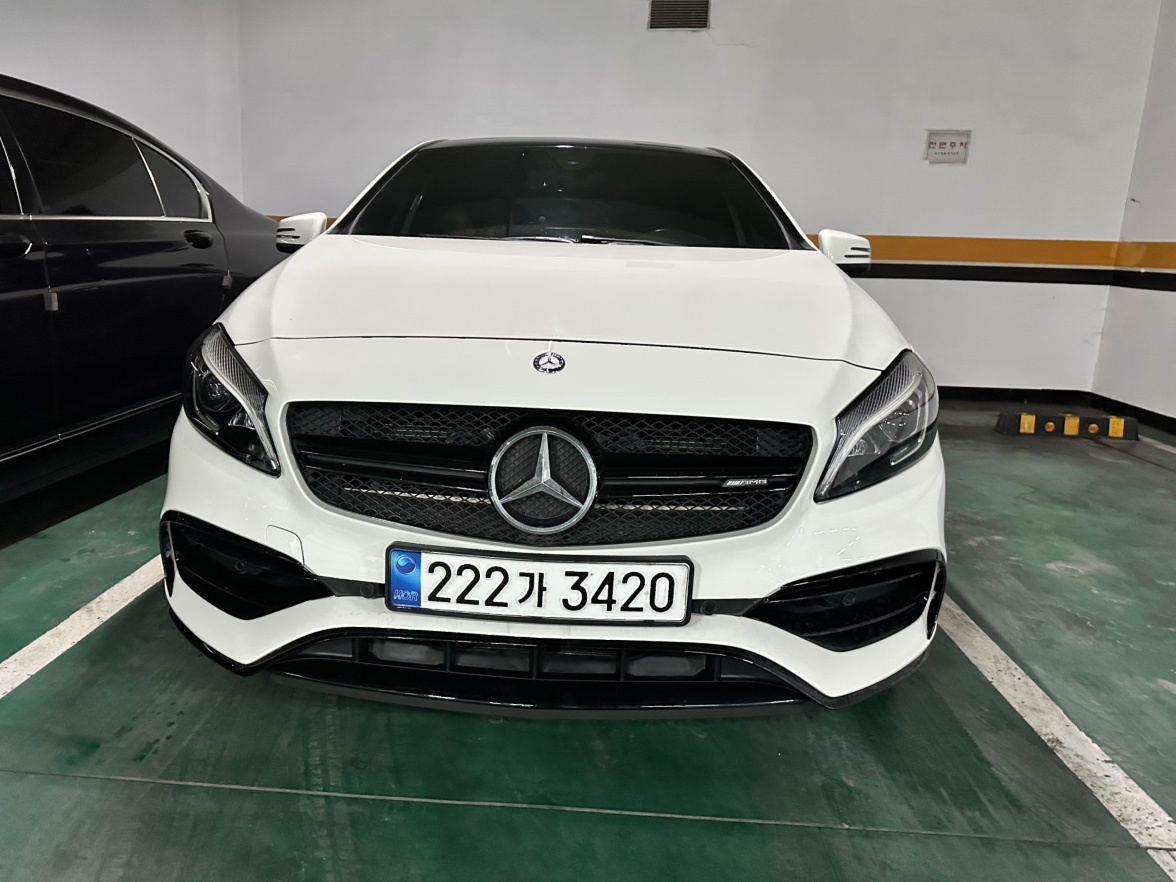 A 클래스 W176 A45 amg 4Matic (388마력) 매물 썸네일