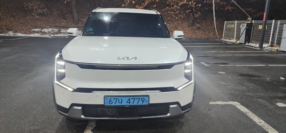 EV9 MV1 BEV(99.8kWh) 4WD 어스(7인승) 매물 썸네일