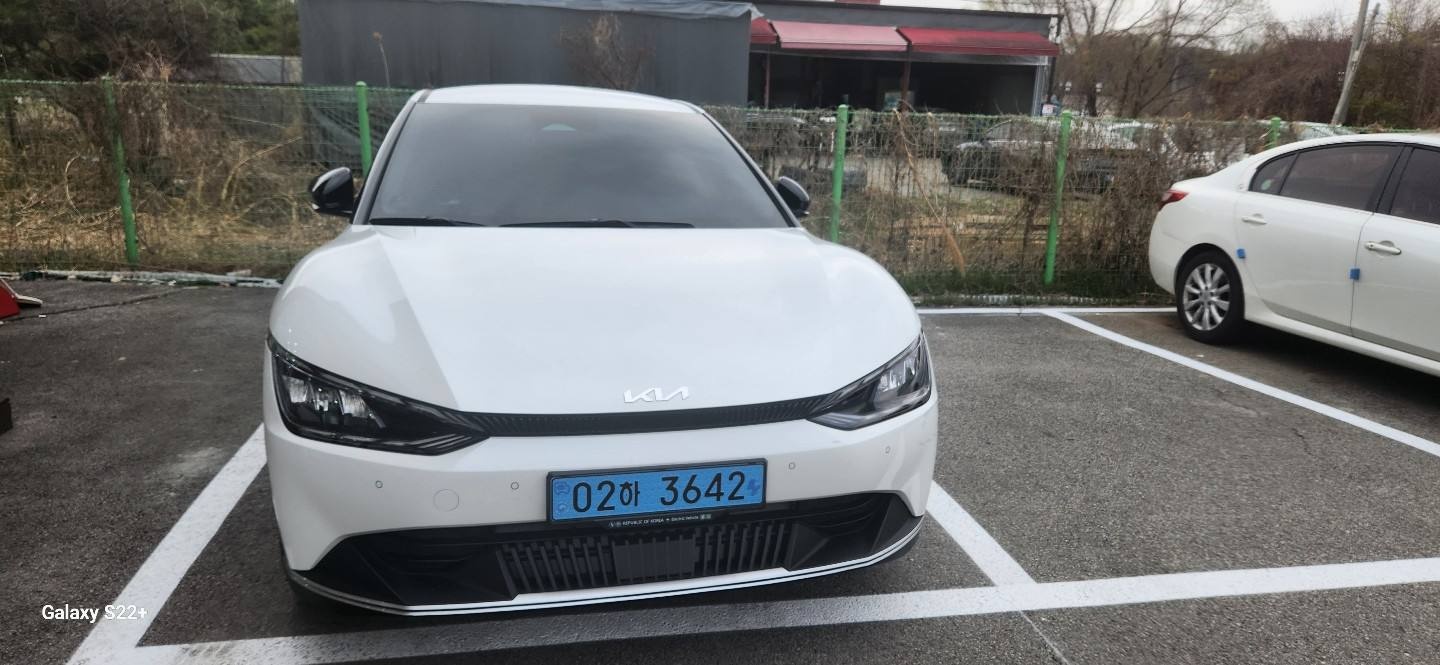 EV6 CV BEV(롱레인지/77.4kWh) RWD 에어(470km) 매물 썸네일
