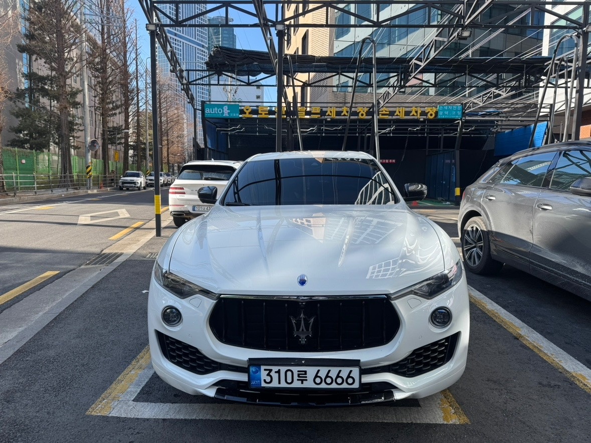 르반떼 M161 3.0 S AWD 그란스포츠 매물 썸네일