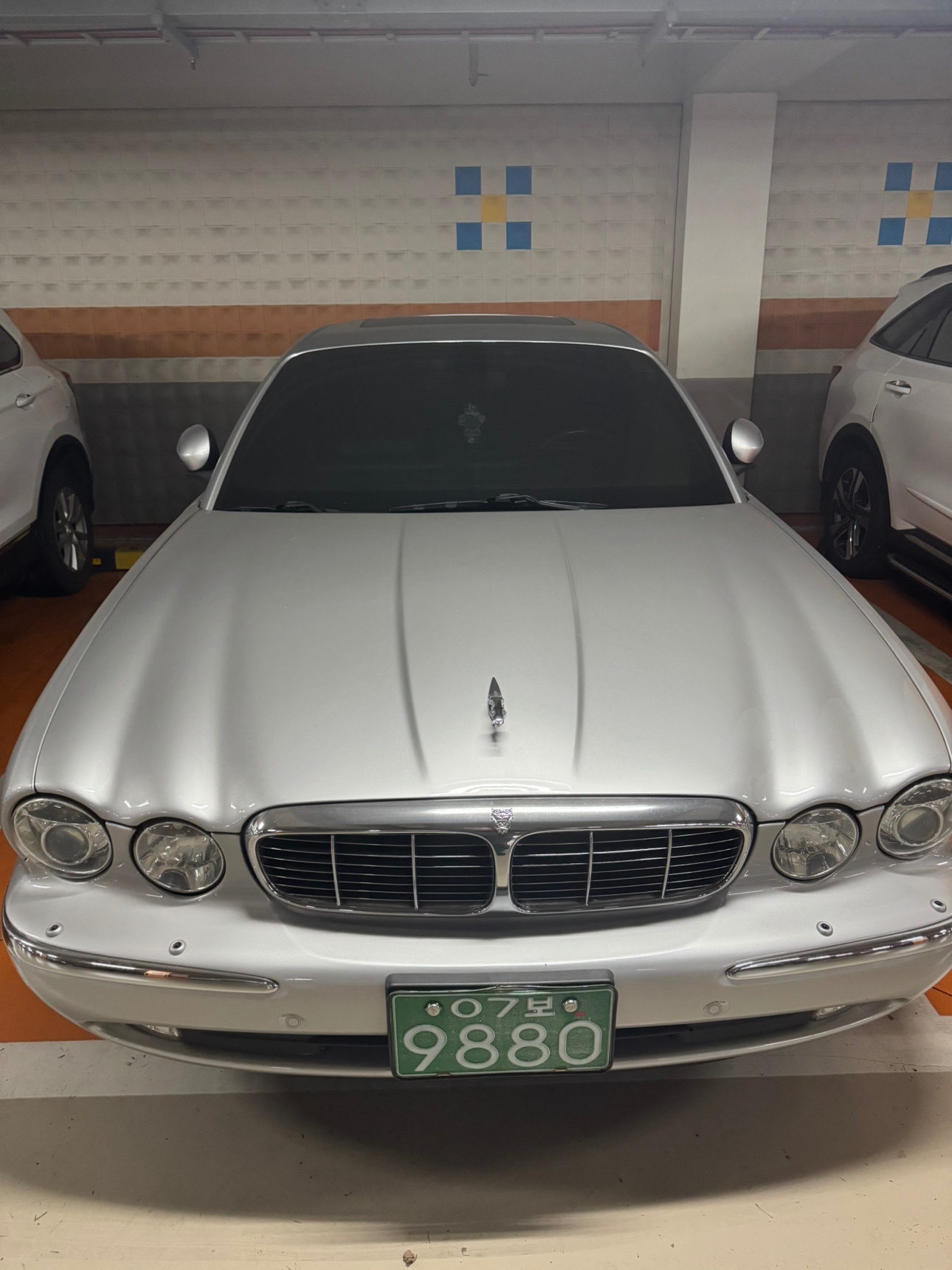 XJ-8 X350 3.5 LWB 매물 썸네일