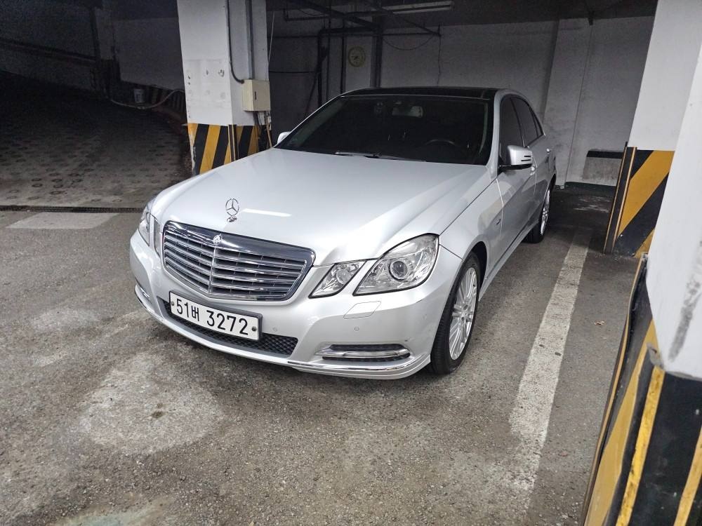 E 클래스 W212 E300 중기형 (245마력)엘레강스 매물 썸네일