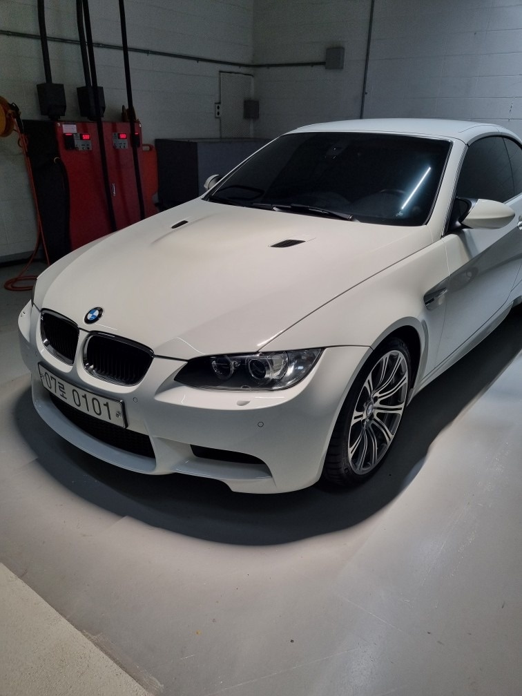 M3 E90 4.0 V8 컨버터블 후기형 (420마력) 매물 썸네일