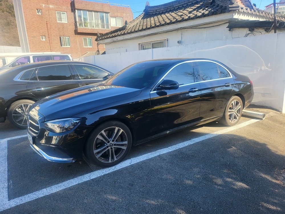 E 클래스 W213 E350 4Matic 후기형 (299마력)아방가르드 매물 썸네일