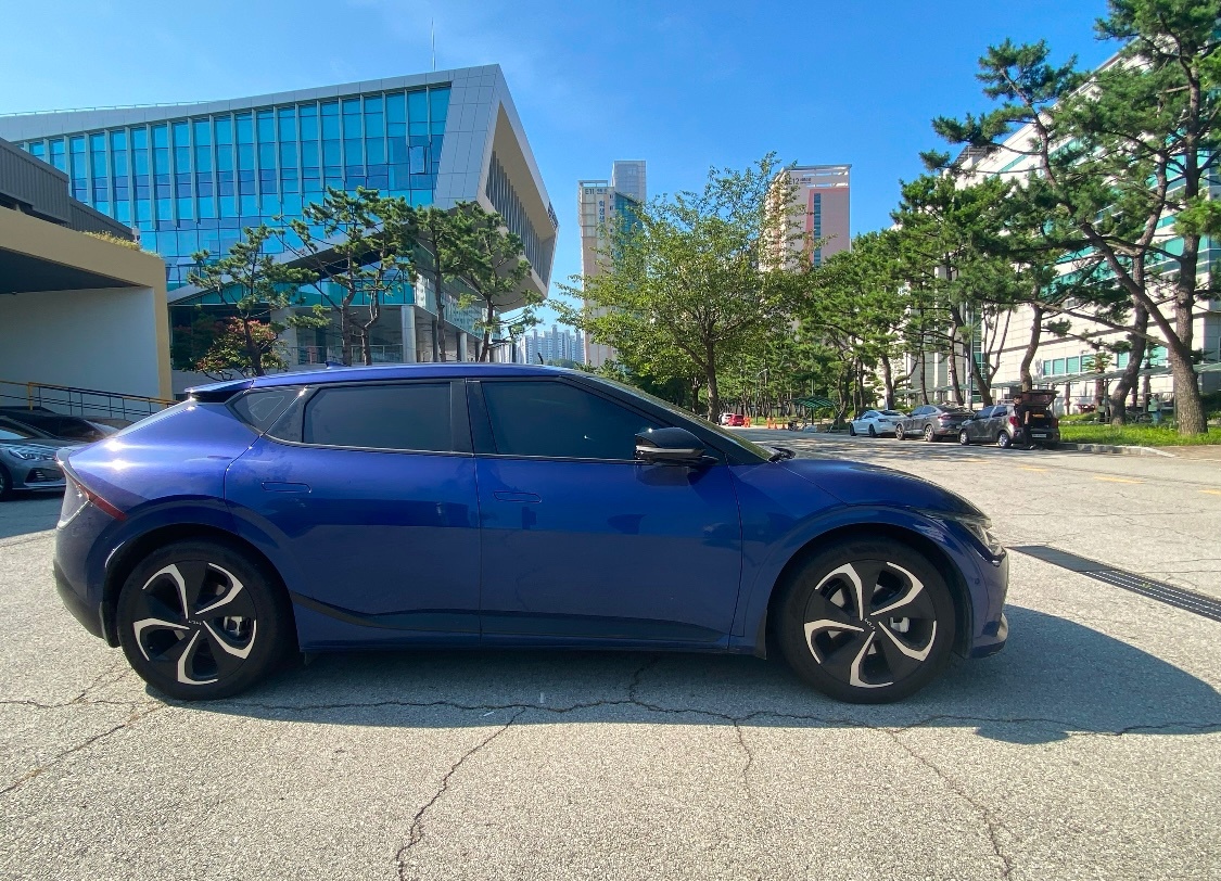 EV6 CV BEV(롱레인지/77.4kWh) RWD GT-Line(434km) 매물 썸네일