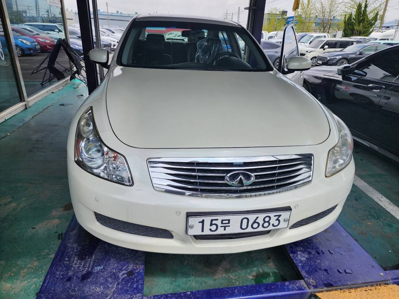 G V36 3.5 세단 (315마력) 매물 썸네일