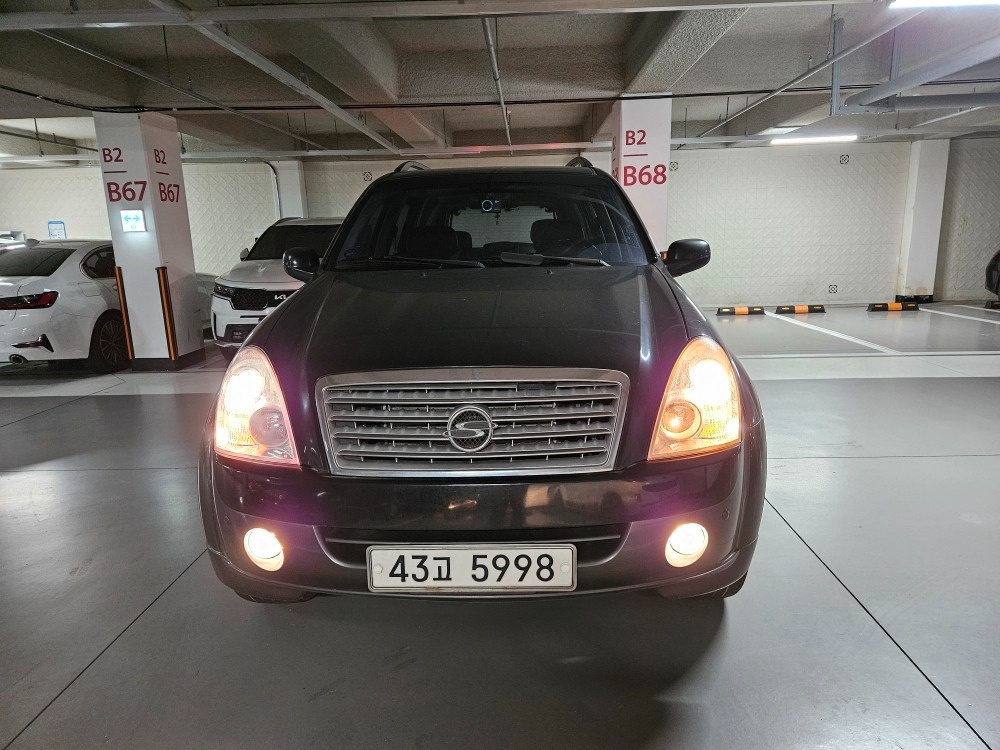 슈퍼 렉스턴 Y200 7인승(디젤 RX4) 4WD 최고급 매물 썸네일