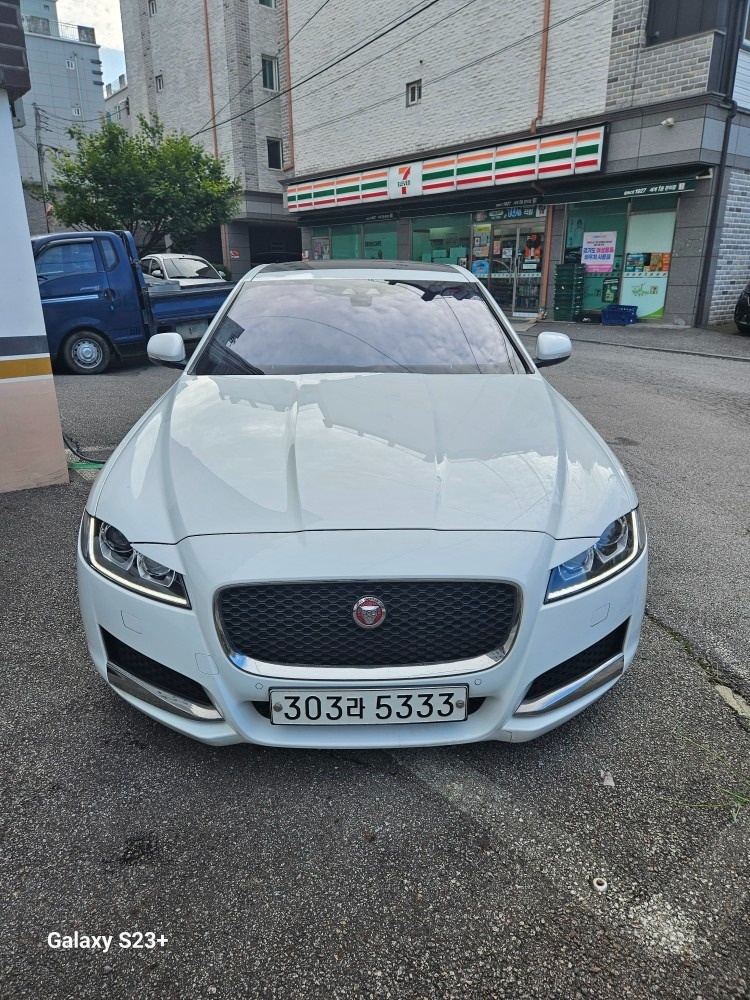 XF X260 20 d AWD 매물 썸네일