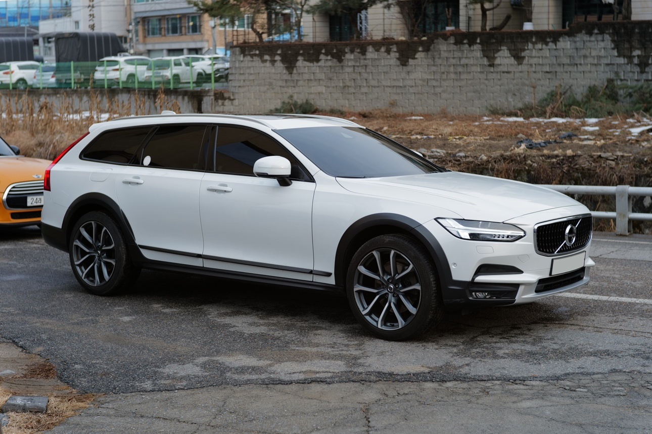 V90 크로스컨트리 T5 AWD 매물 썸네일