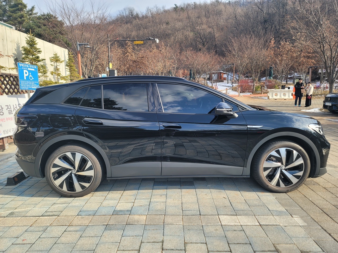 ID.4 BEV(82kWh) RWD Pro (405km) 매물 썸네일