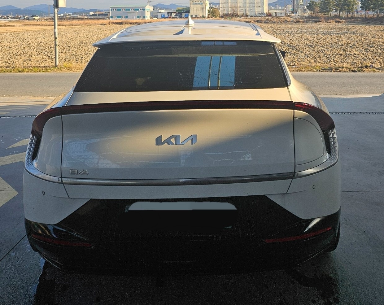 EV6 CV BEV(롱레인지/77.4kWh) AWD 어스(441km) 매물 썸네일