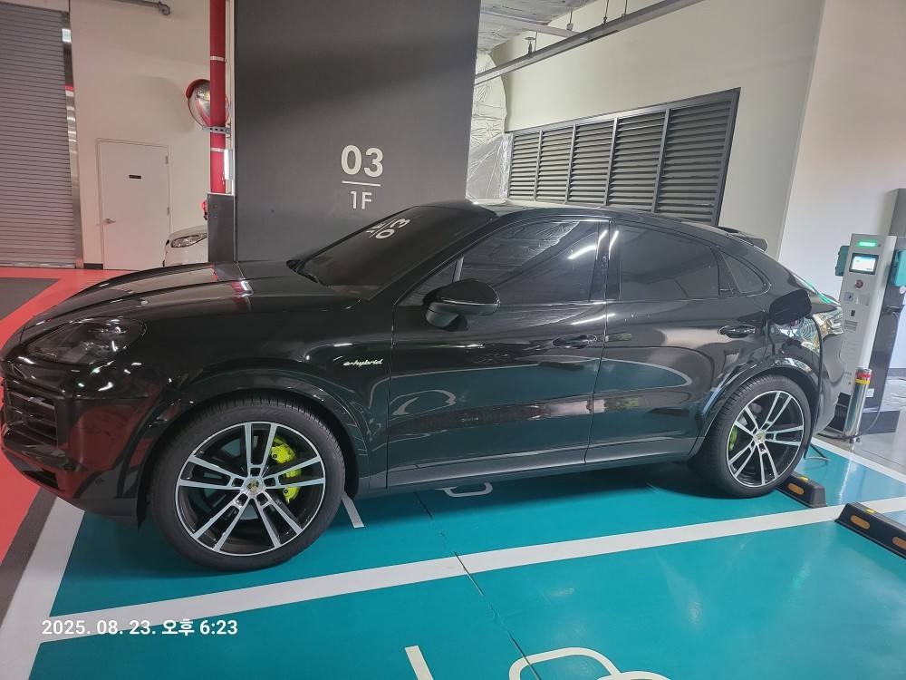 카이엔 9YA 3.0 (V6 E-Hybrid) Coupe 후기형 (310마력) 매물 썸네일