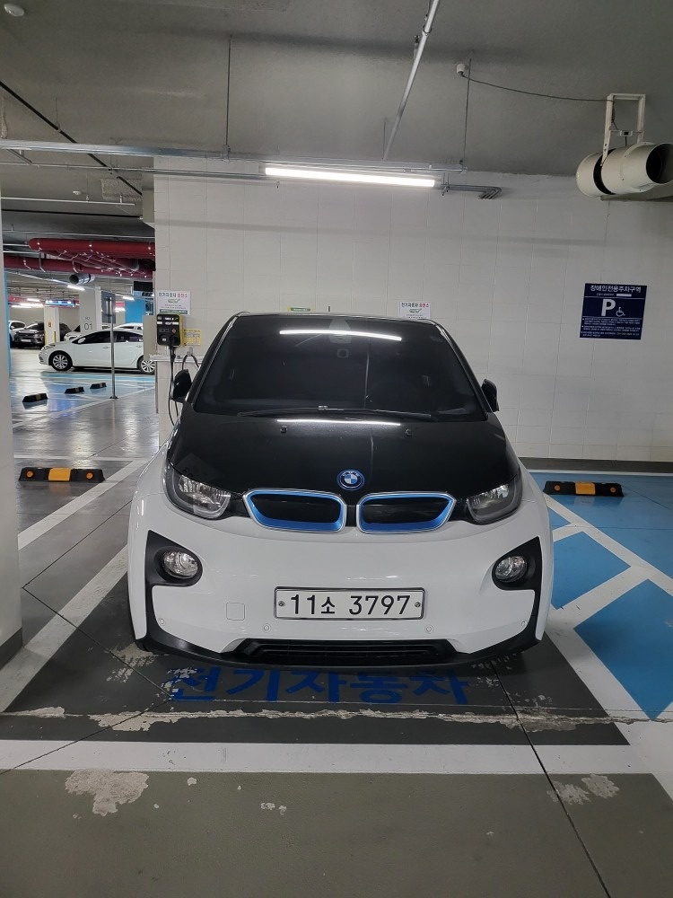 i3 IO1 BEV(22.6kWh) FWD (170마력) 매물 썸네일