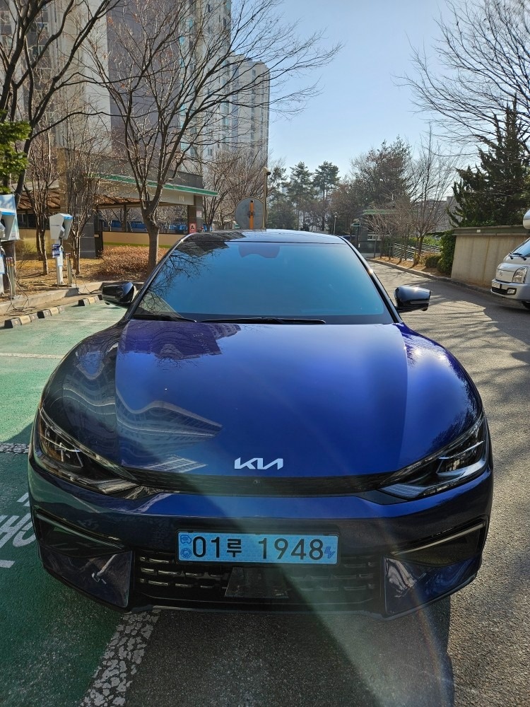 EV6 CV BEV(롱레인지/77.4kWh) AWD GT-Line(403km) 매물 썸네일