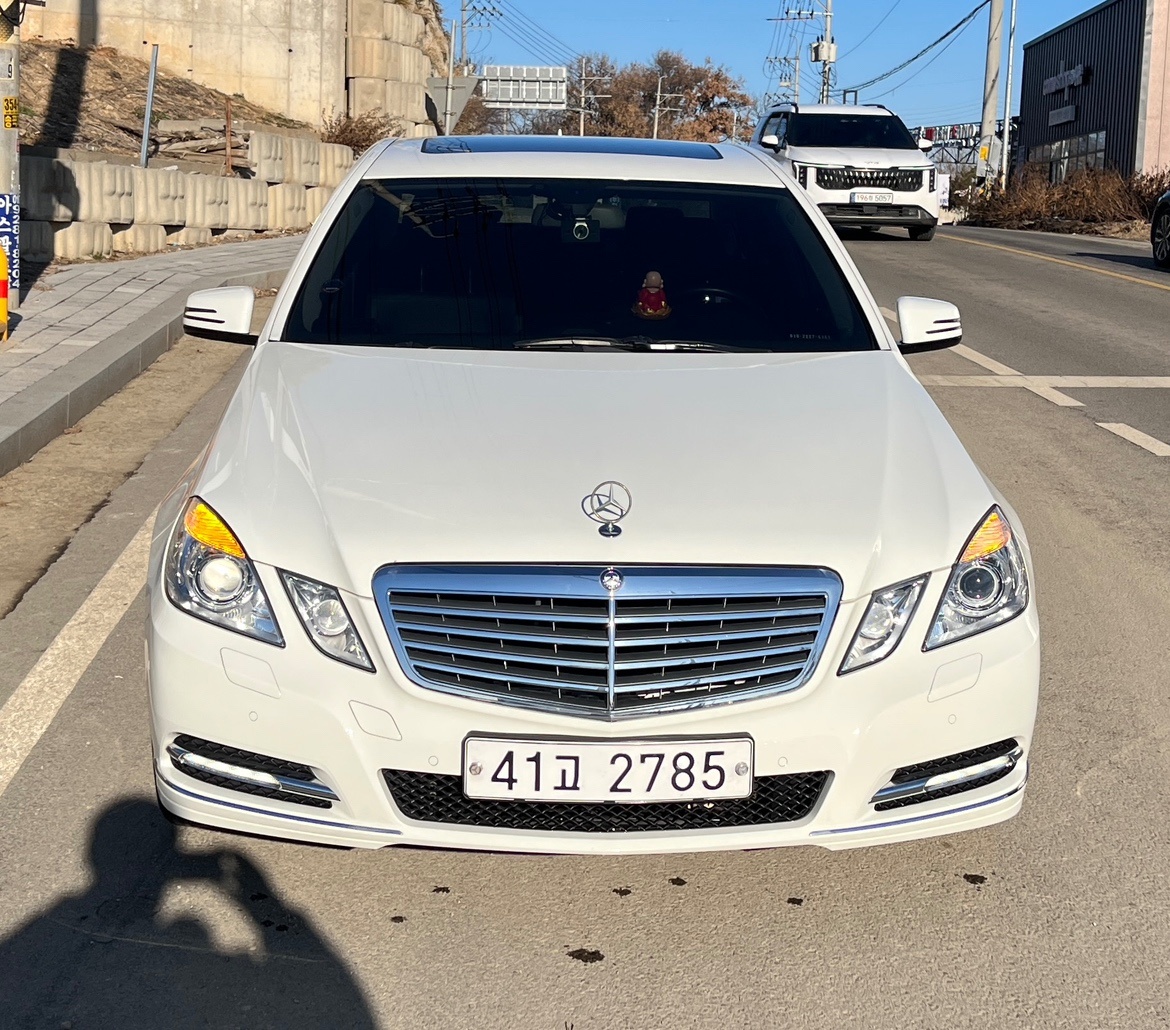 E 클래스 W212 E300 중기형 (245마력)엘레강스 매물 썸네일